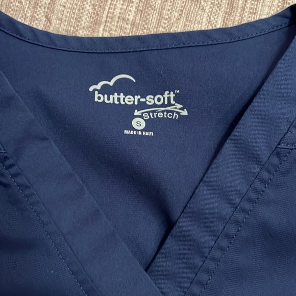 Women’s navy scrub top - Picture 2 of 2